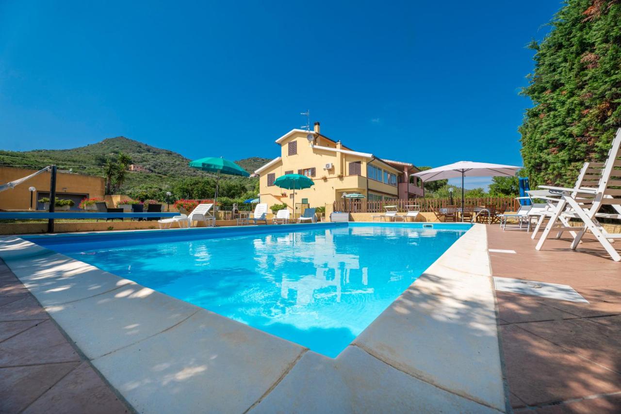 Villa Mimosa con Piscina - Goelba - B&B Marmi
