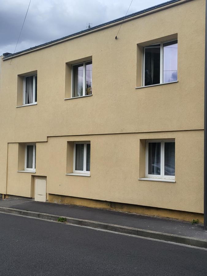 Iago Lodge ,gare et aéroport à proximité - Ferienwohnung Beauvais