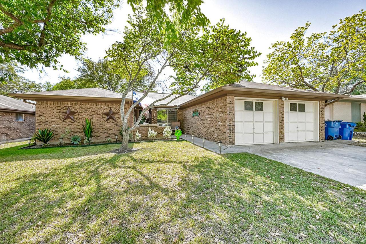 Kerrville Hidden Gem with Firepit and Grill - Great Location - Ferienwohnung