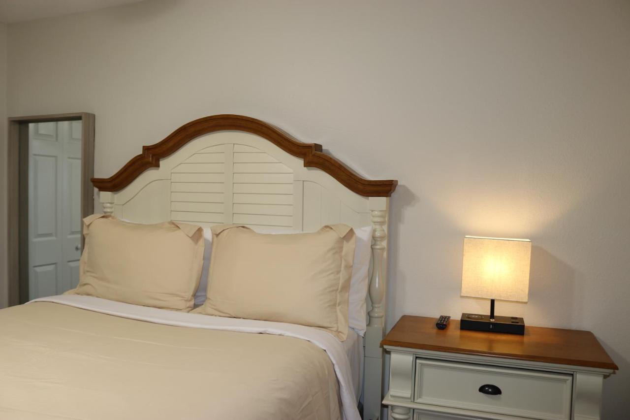 B&B Lakeland - Hidden Ruby-Apartment with Kitchen and Laundry - Bed and Breakfast Lakeland