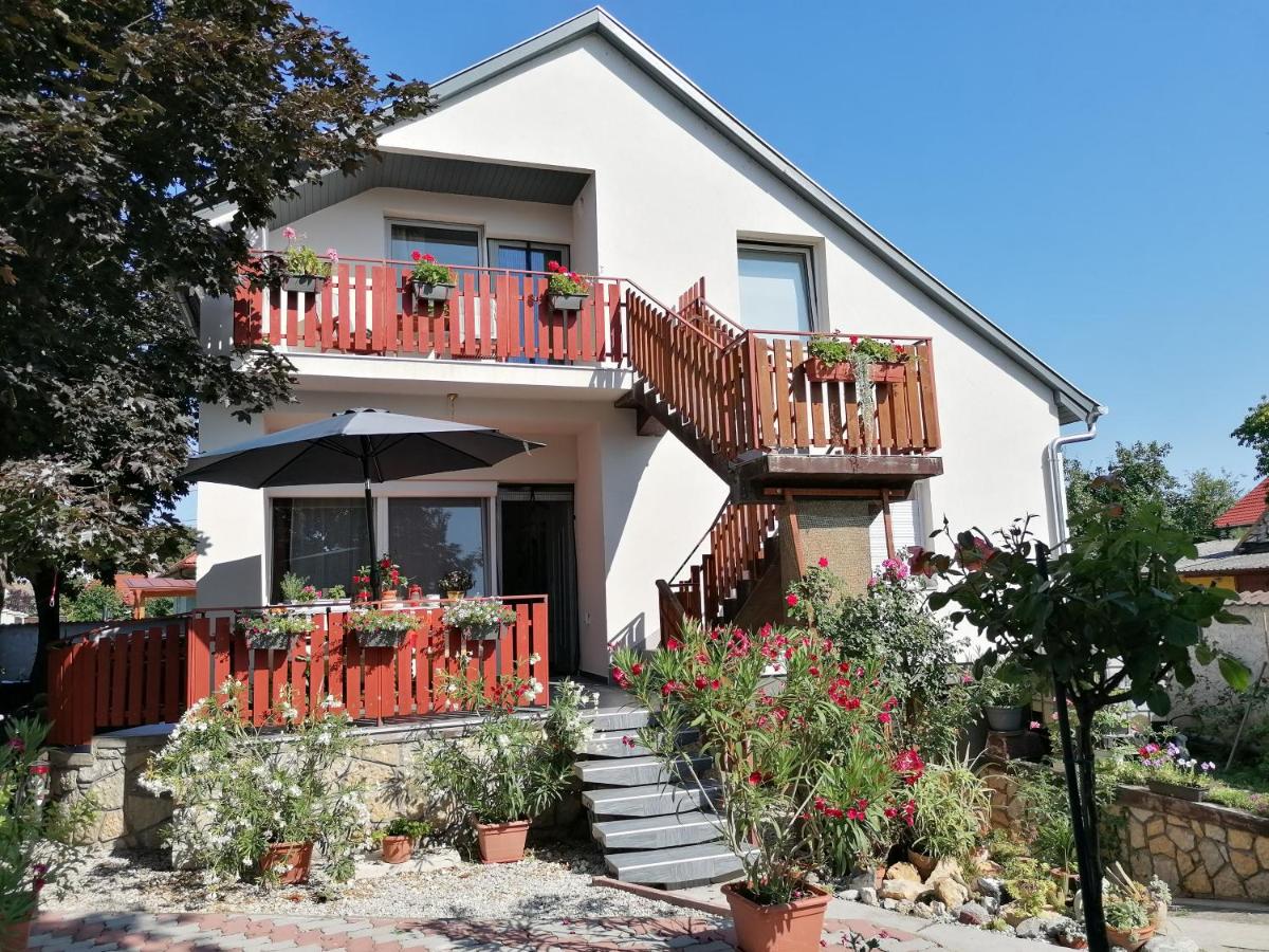 B&B Siófok - Mimi Vendégház - Bed and Breakfast Siófok