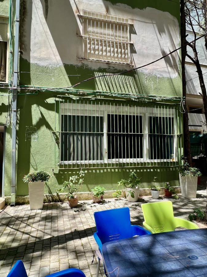 'Marina' Apartment, Mali i Robit - B&B