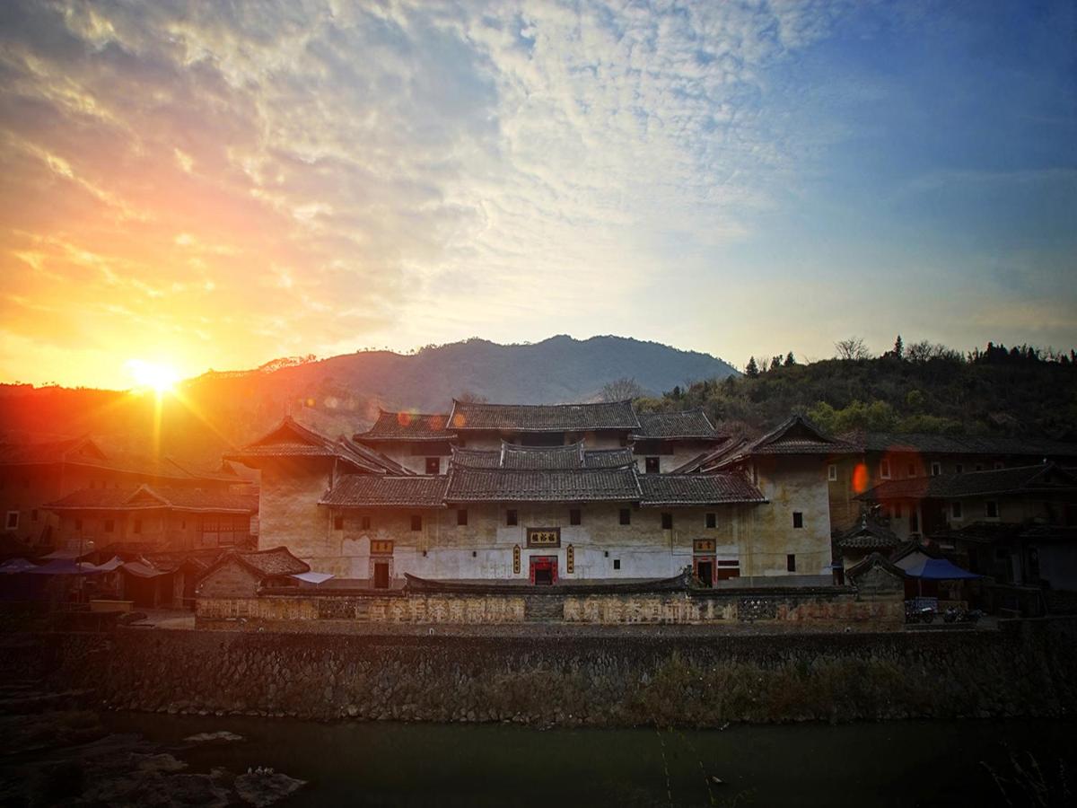 B&B Fengcheng - Tulou Fuyulou Changdi Inn - Bed and Breakfast Fengcheng