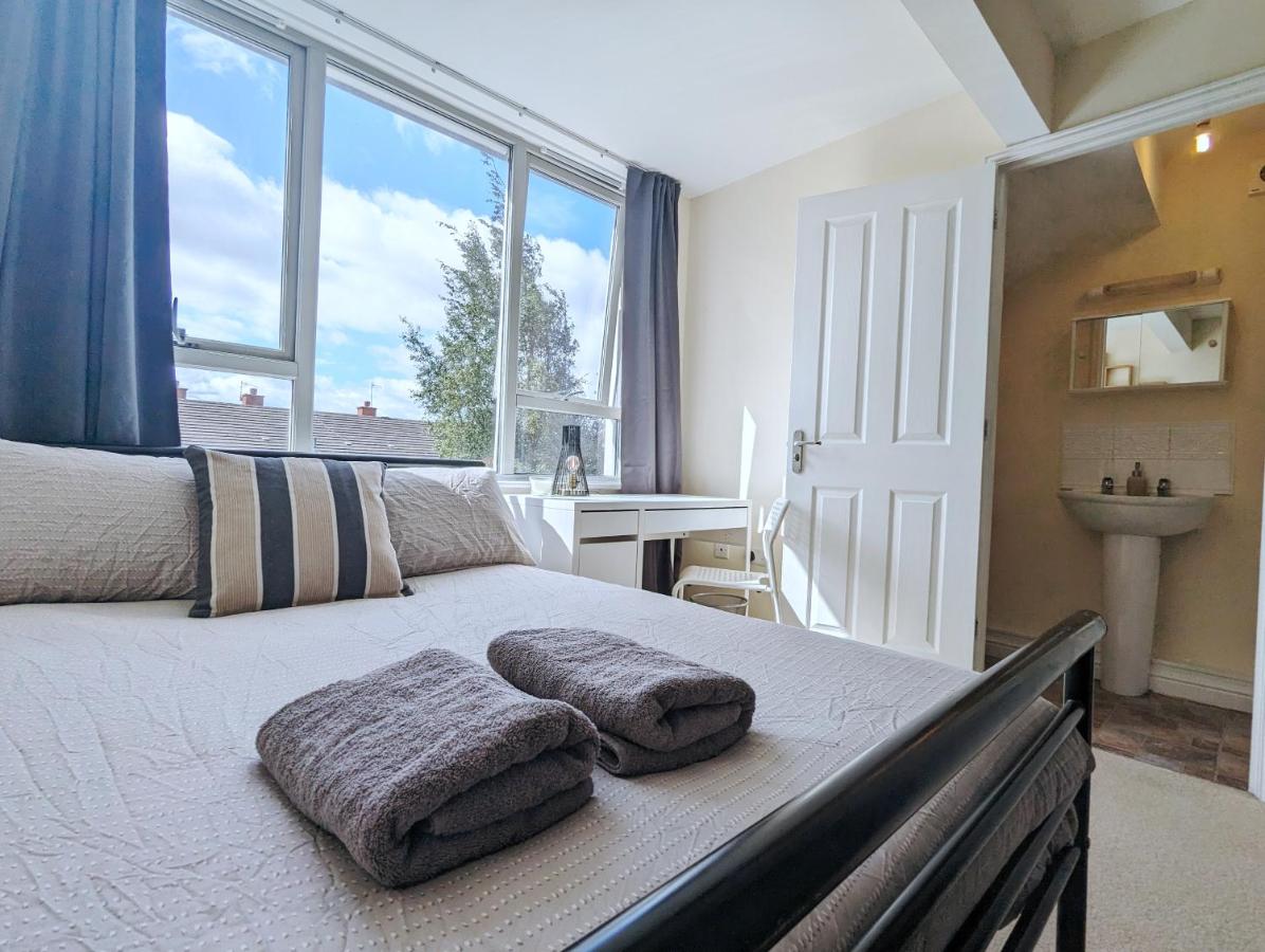 Guest Rooms Near City Centre & Dock Free Parking - Ferienwohnung
