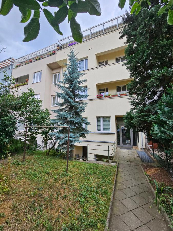 Studio 102 Brno - B&B Brno
