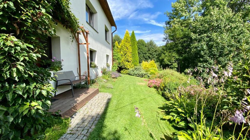 Apartment with Mountain View