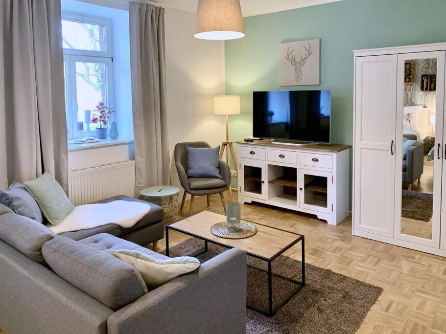 Grüne Idylle in der Nähe des Zwenkauer Sees - B&B Zwenkau