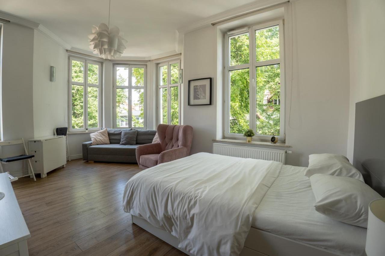 Studio Apartment