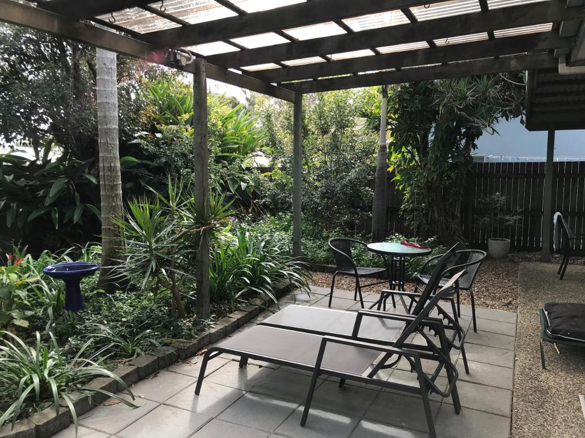 Mudjimba Esplanade Villa - Bed and Breakfast Mudjimba