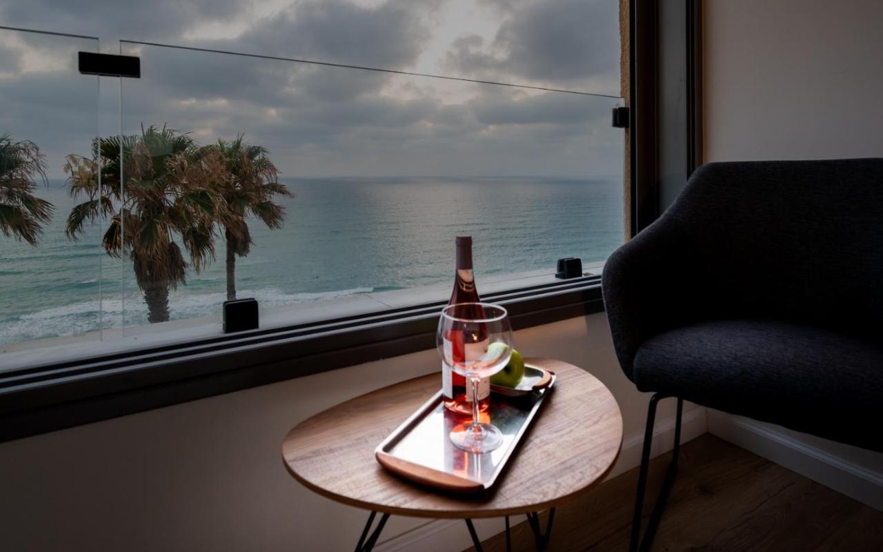 B&B Netanya - Beachfront Elegance - Luxe Abode! - Bed and Breakfast Netanya