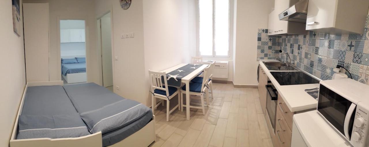 LAMBERTI Beach Apartment - 150 m from the sea - AC - WIFI - B&B Savona