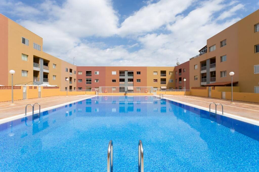 Cálido apartamento, piscina, Wi-Fi - Ferienwohnung