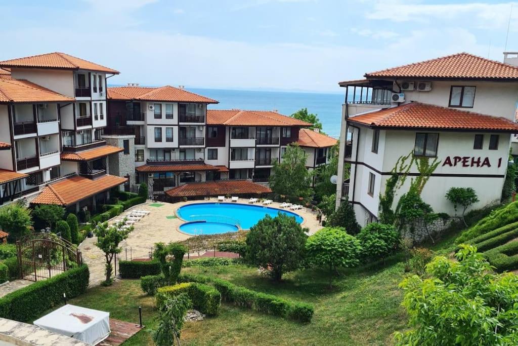 30 Meter vom Strand schönes Appartement in einer geschlossenen Anlage - Bed and Breakfast Sveti Vlas