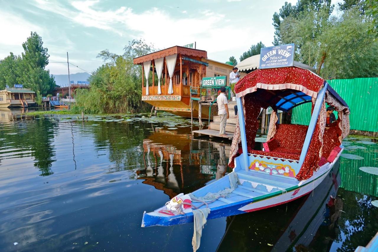 B&B Srinagar - Green view group of houseboats - Bed and Breakfast Srinagar