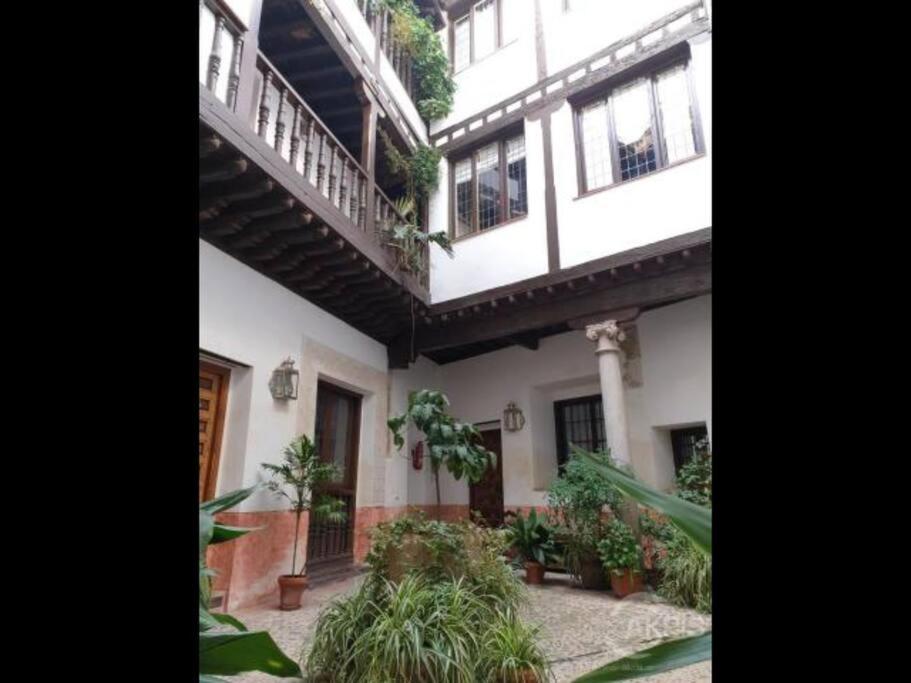 15th Century Palace with Beautiful Private Terrace - B&B