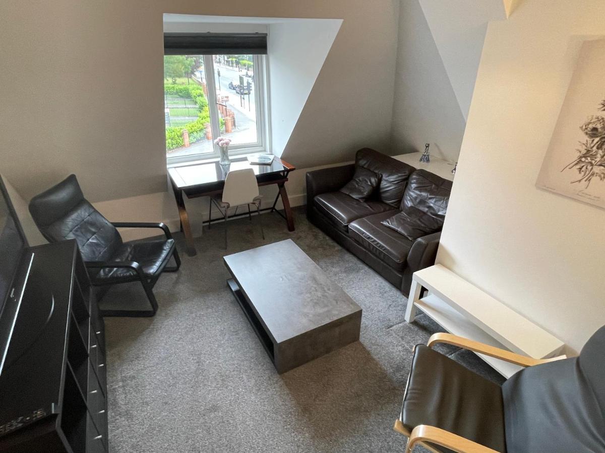 B&B Bromley - 2 Bedroom 2 bathroom Apartment 8 including free parking - Bed and Breakfast Bromley