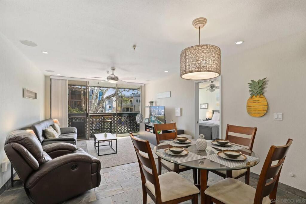 In the Heart of Mission Beach - A Pineapple Paradise - B&B