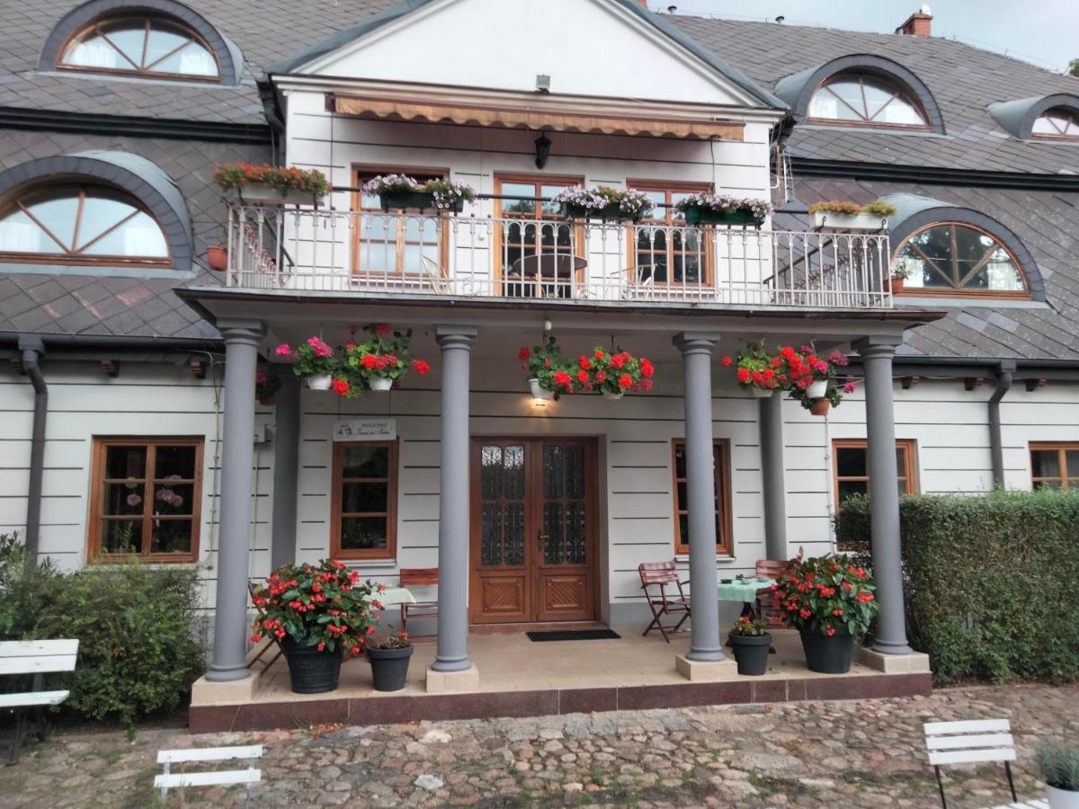 Dworek pod Herbem - B&B Gądkowice