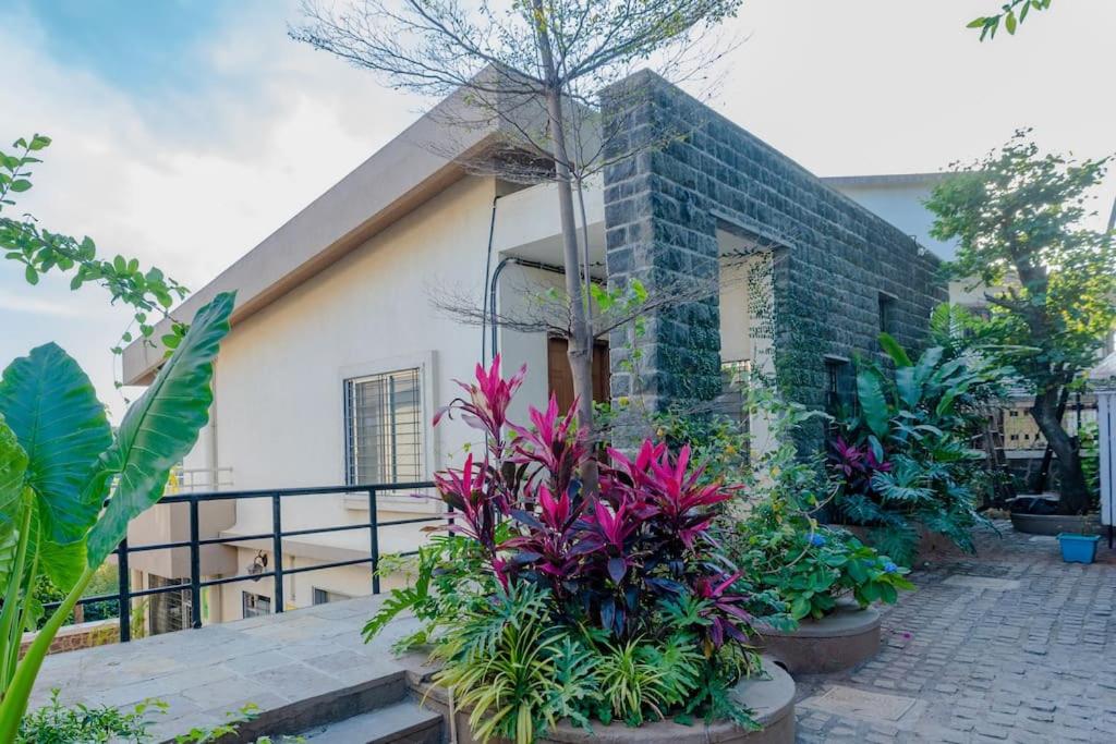 B&B Lonavla - Par-X Mist View 9A Garden Villa 3BHK - Bed and Breakfast Lonavla