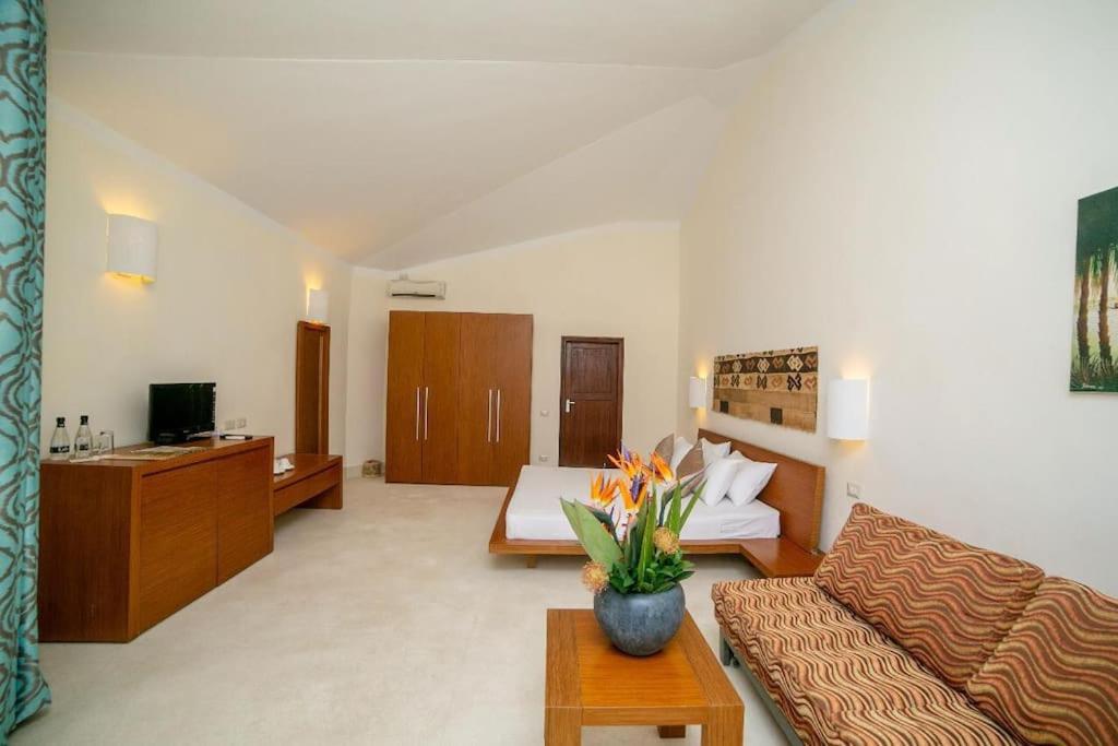 B&B Watamu - Studio Apartment at The One, Watamu Bay, Kilifi, Kenya - Bed and Breakfast Watamu