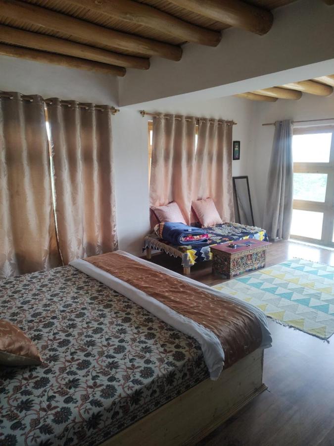 Skara Shangara Homestay - B&B