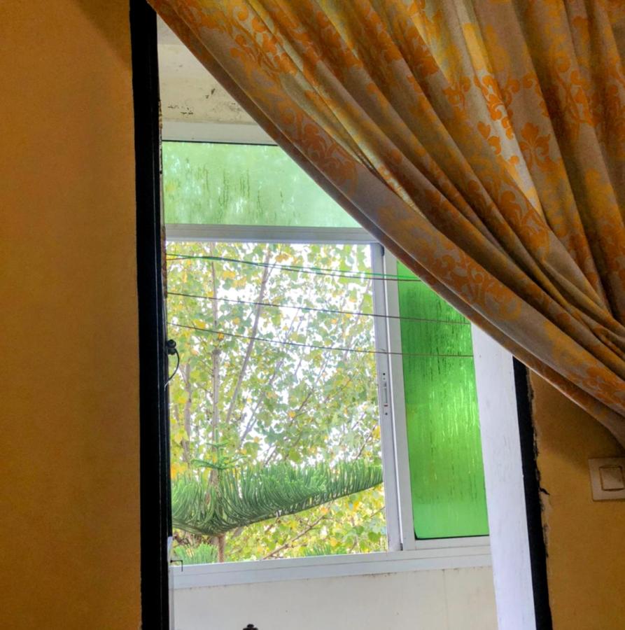 A louer par jour les familles et les couples mariés 1er étage free wifi - B&B