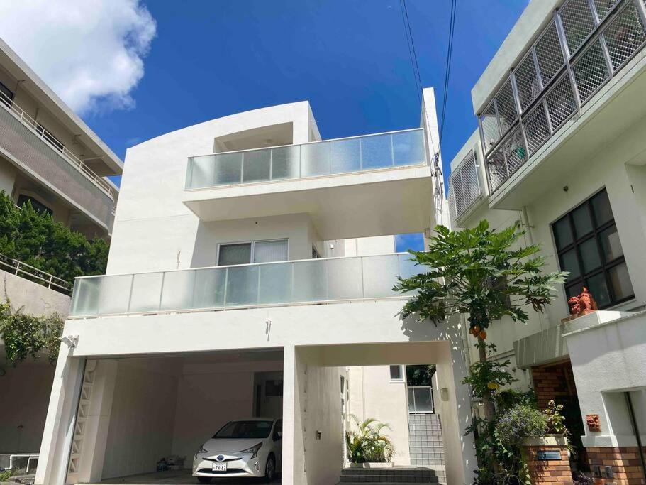 B&B Naha - Vacation Rental Kally Naha Okinawa - Bed and Breakfast Naha