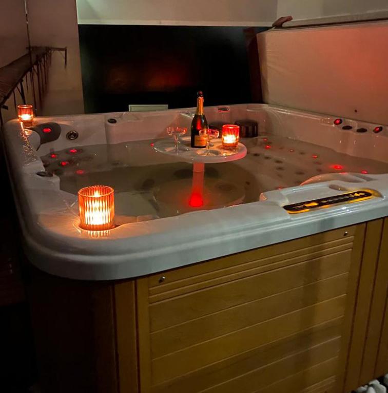 La Villa Audren Love Room Jacuzzi - B&B