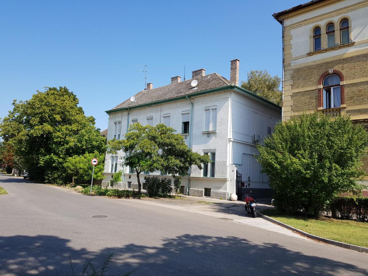 Szent János Apartman - Chambres d’hôtes