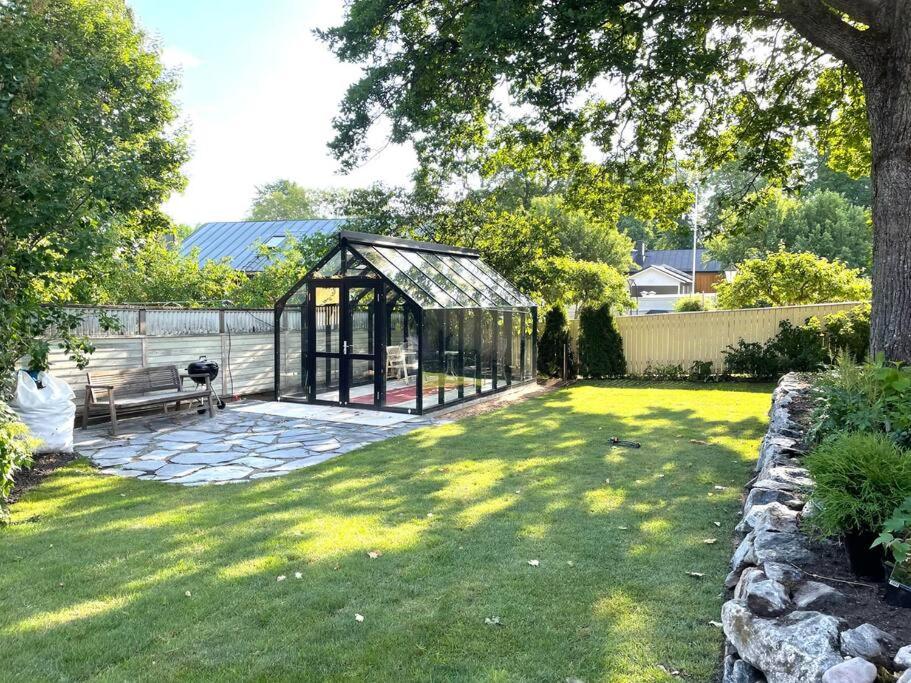 Idyllic Suite in the Heart of Tammisaari - Chambres d'hôtes Ekenäs