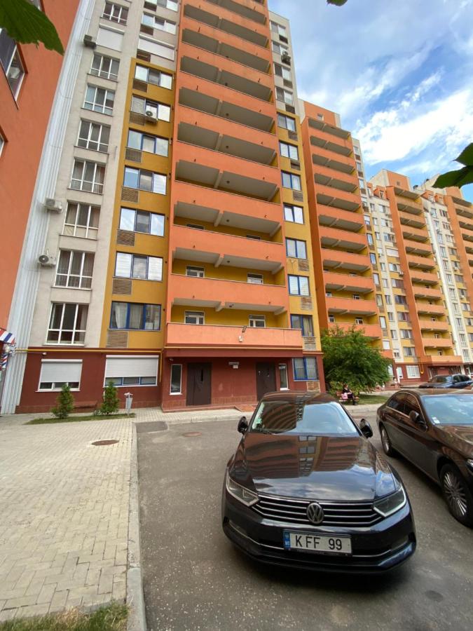 RentNow Apartments Family Large Apartament near Airport - B&B Chișinău