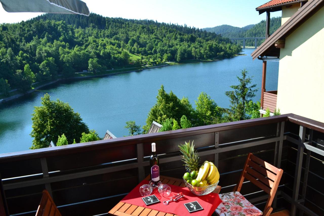 Madora - Studio Apartman for Two in Fužine, near the Lake - B&B Fužine