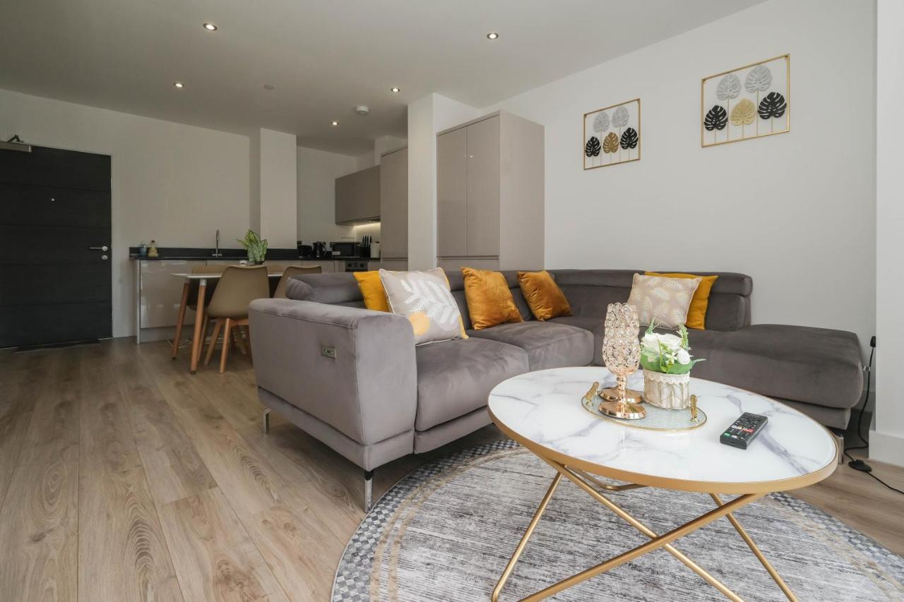 B&B Solihull - Brand New 2 bedroom apartment Centre of Solihull - Bed and Breakfast Solihull
