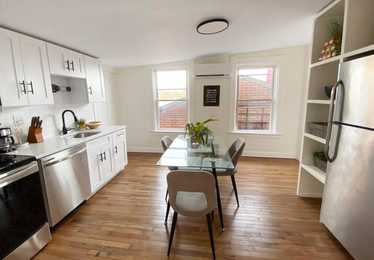Explore Downtown and Mount Adams with River Views - B&B