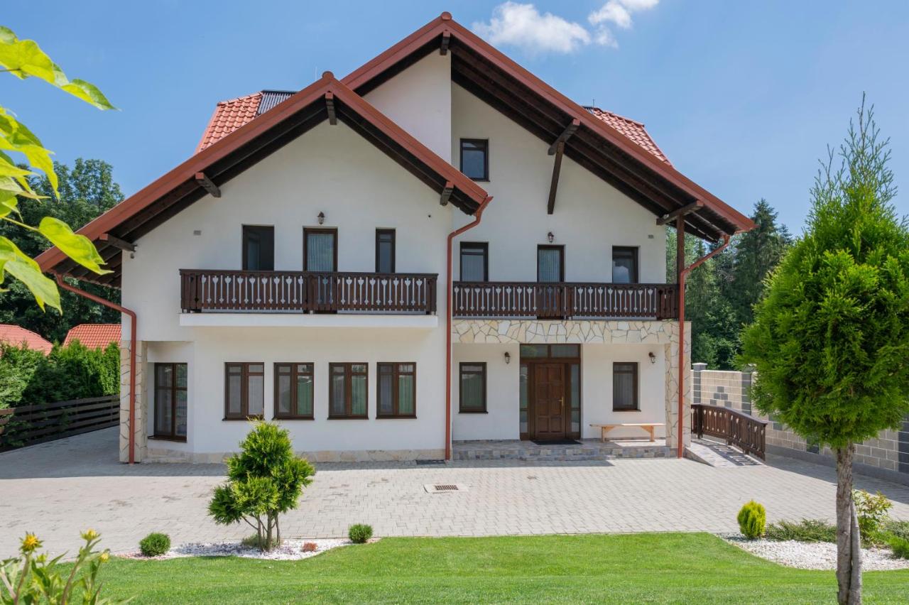 Pensiunea Sofy Mar - B&B Poiana Micului