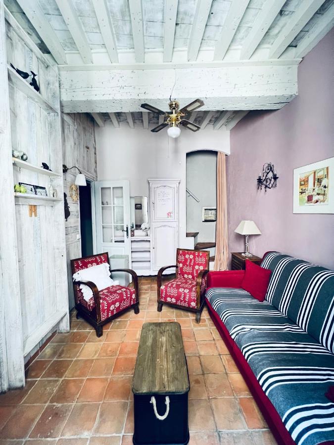à St Rémy Petite maison au coeur du village - B&B