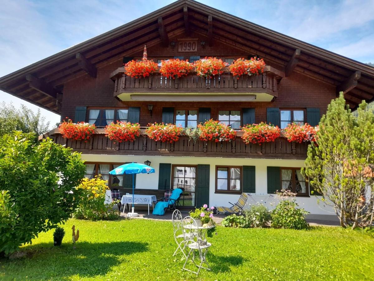 B&B Bad Hindelang - Haus Angelika - Bed and Breakfast Bad Hindelang