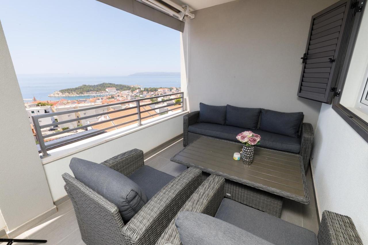 Apartment Cosmopolitan , Sea View, and free garage parking - Bed and Breakfast Makarska