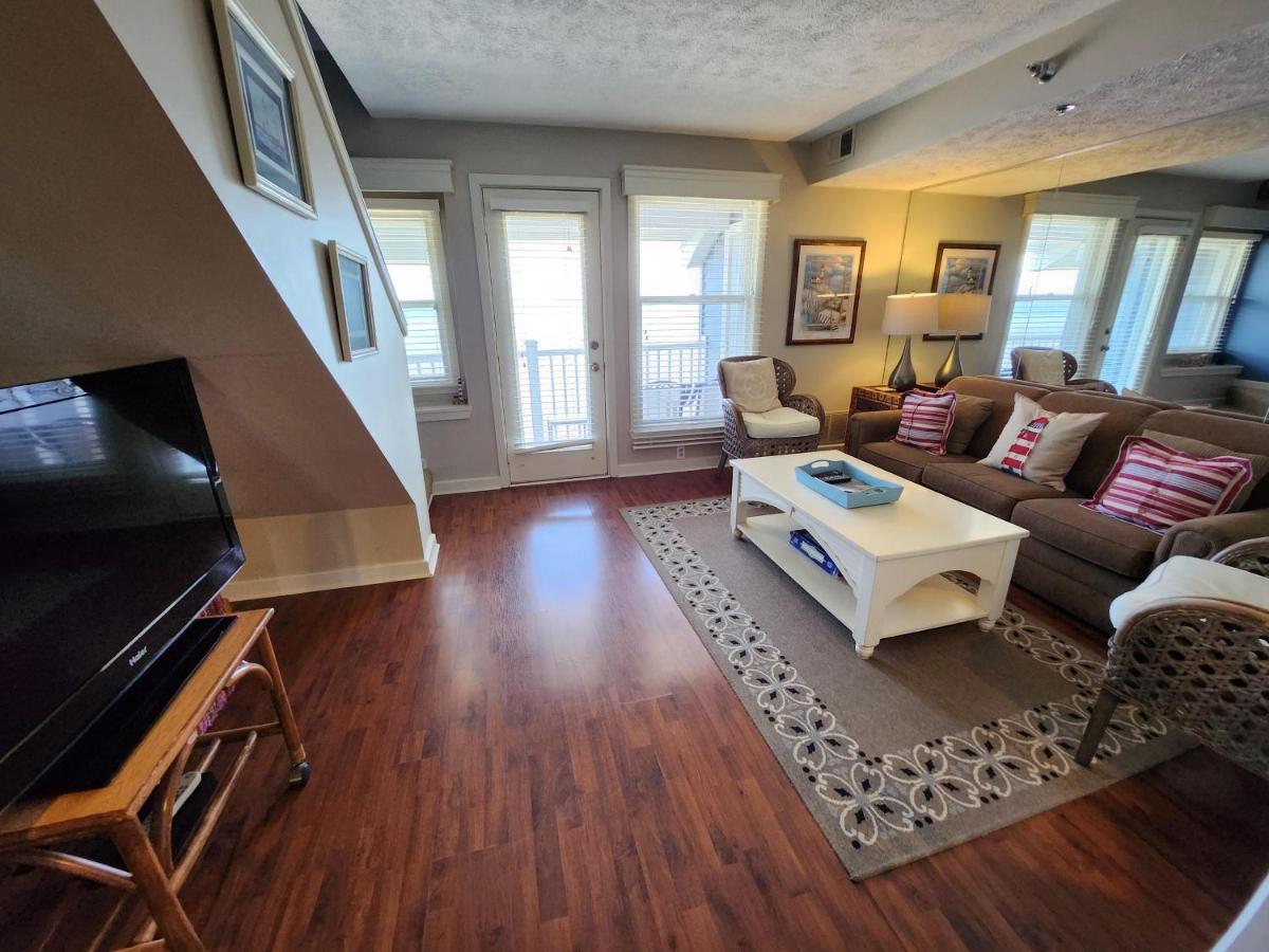North Shore Inn TC 304 - B&B