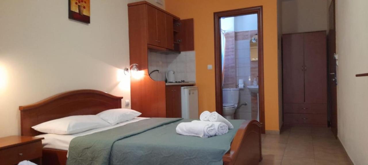 Economy Triple Room