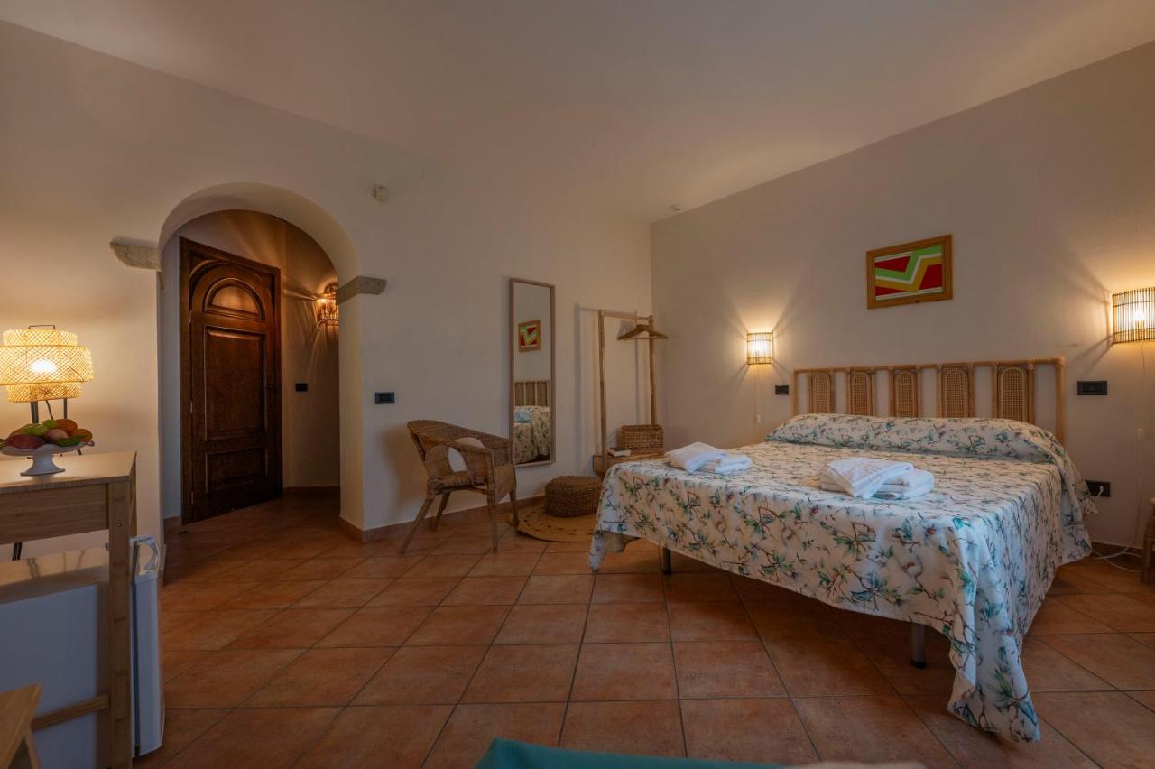 Deluxe Double or Twin Room with Mountain View