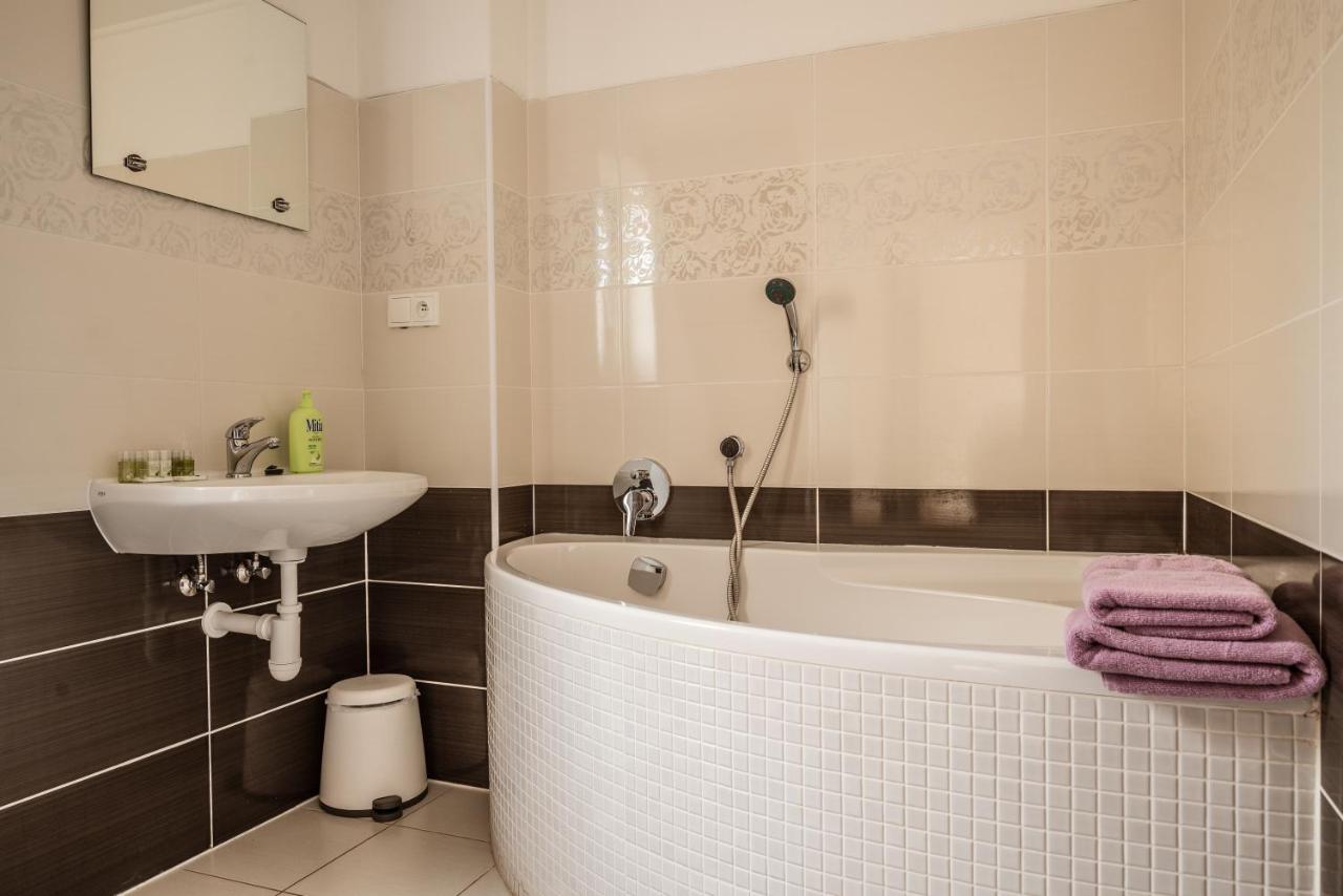 Habitación Doble con baño compartido - 1 o 2 camas