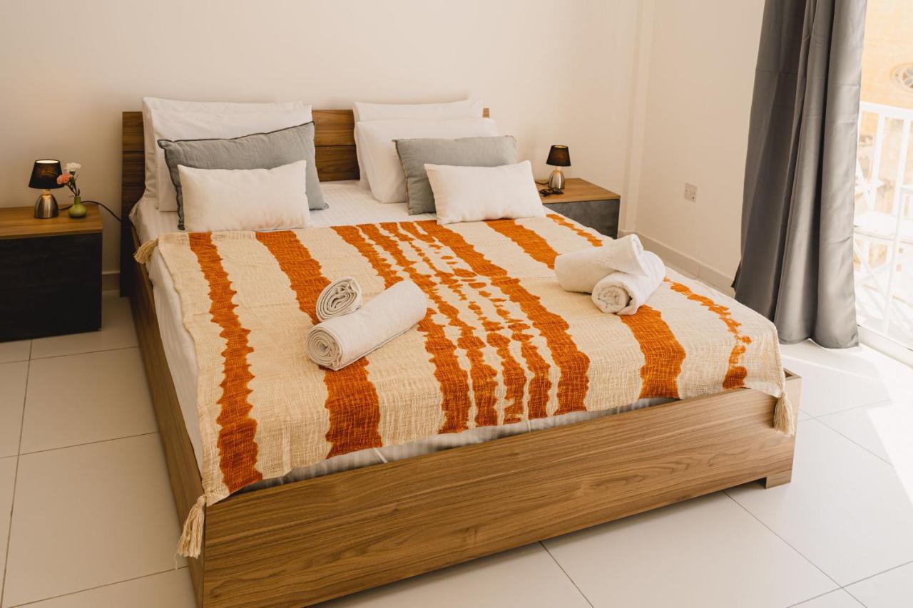 B&B Gżira - Designer 2 bed 50 meters fromsea - Bed and Breakfast Gżira