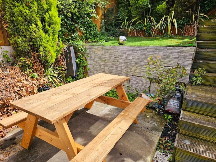 Homebird Property - Buckton House - B&B