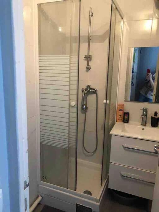 Studio charmant centre d Aubervilliers - B&B