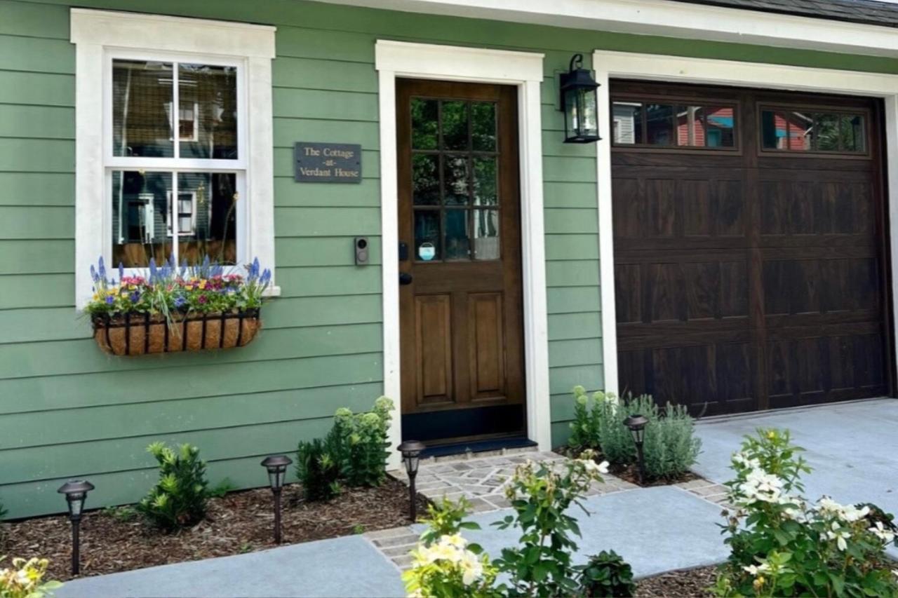 New Construction Cottage in Downtown Savannah Arts District - Chambres d’hôtes Savannah