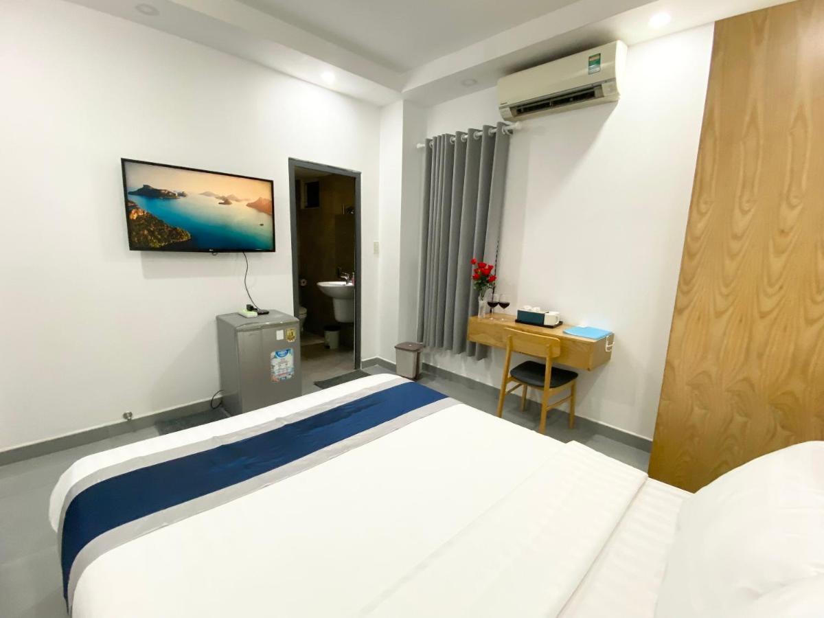 Standard Queen Room