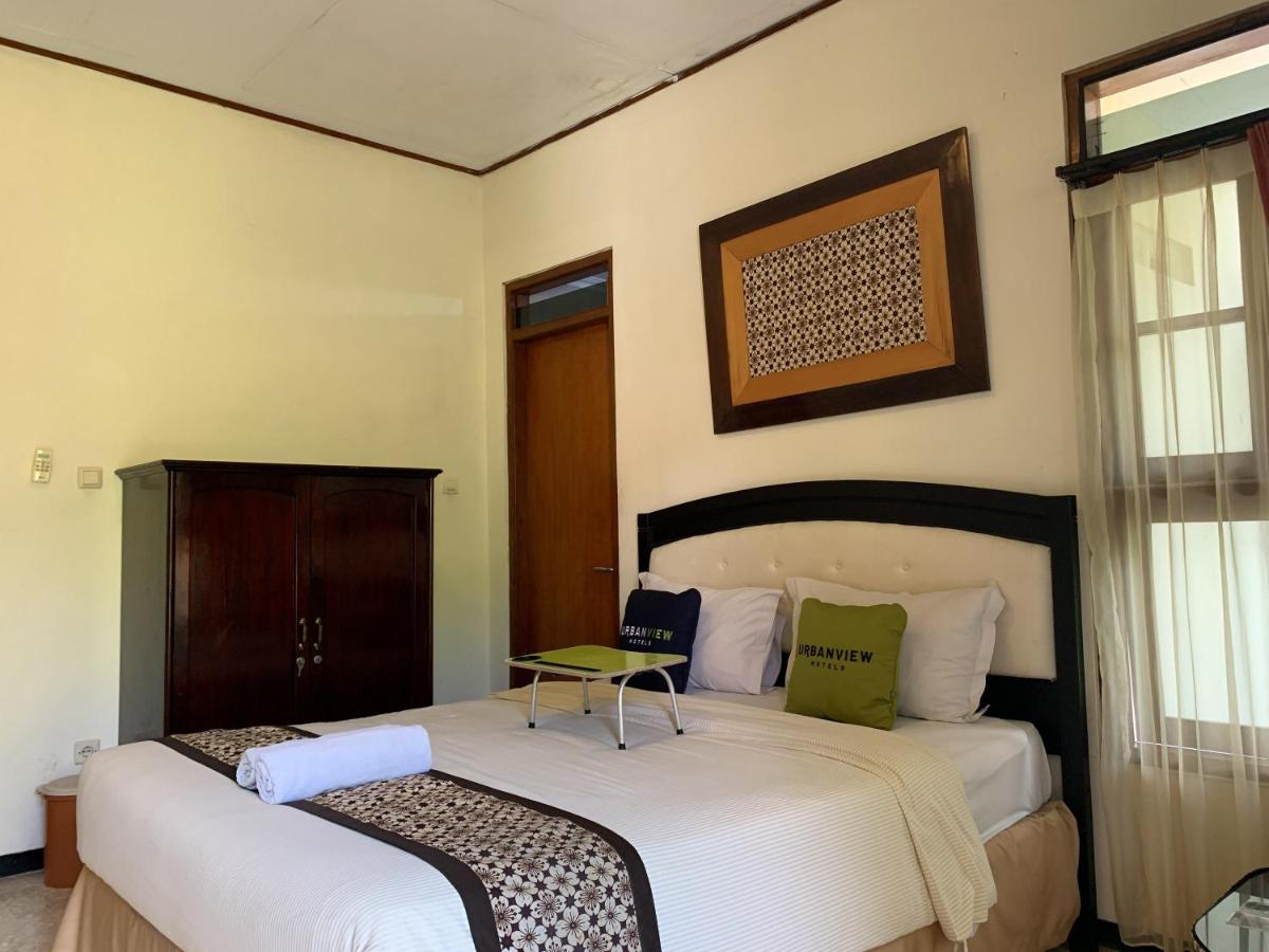 B&B Yogyakarta - Urbanview Sasono Putro Condoongcatur by RedDoorz - Bed and Breakfast Yogyakarta