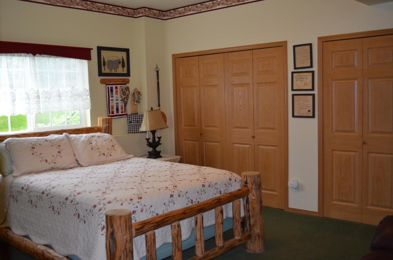 Standaard Queen Kamer met Gedeelde Badkamer