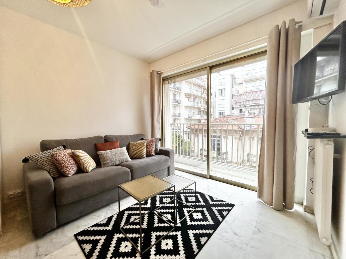 ApartHotel Riviera Nice Carré d'Or AA G Large studio AC Terrasse